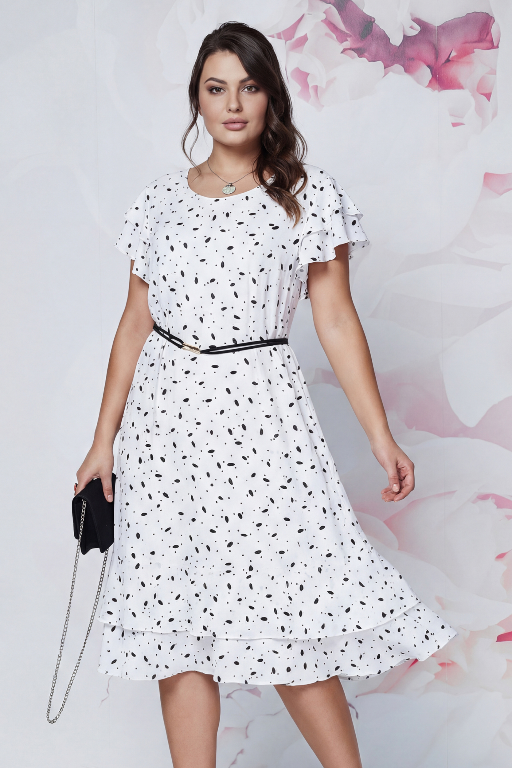 suknia-Batumi-czarne-kropki-na-białym-XLm.jpg